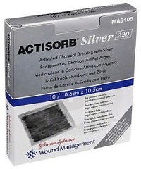 MEDICAZIONE IN CARBONE ATTIVO CON ARGENTO ACTISORB SILVER 10,5X10,5 CM 3 PEZZI - Fontenova srl