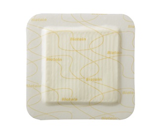 MEDICAZIONE BIATAIN IN SCHIUMA DI POLIURETANO CON BORDO ADESIVO IN SILICONE 10X10 CM 10 PEZZI - Fontenova srl